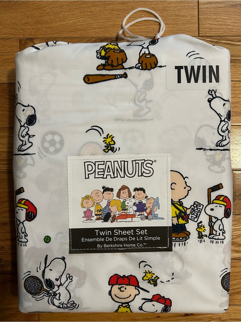 Peanuts White Twin Sheet Set with Multicolor Character Prints NEW